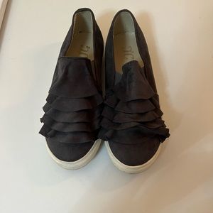 Flat Sneakers with Ruffles
